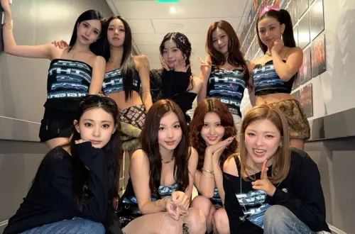 ▲TWICE即將在20日開始，於台北大巨蛋連唱3天，但在昨17日JYP娛樂緊急宣布多賢（上排中）因腳傷沒好將缺席，繼去年高雄場後，台灣演唱會又缺1人。（圖／TWICE﻿ FB）
