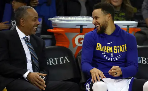 柯瑞當年有多被低估？球評爆料「連父親都看衰」　僅勇士球團相信