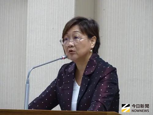 考察26天只交5頁？徐佳青拿出30頁報告反擊：委員要多做功課