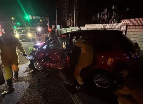 ▲基隆凌晨發生酒駕連環撞車禍。（圖／民眾提供）