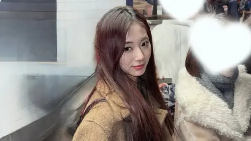 ▲子瑜在日前先行來台，還在昨日被粉絲在龍山寺附近偶遇。（圖／子瑜IG@thinkaboutzu）