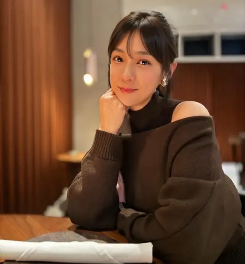 ▲朱芯儀（如圖）過去的代表作為台劇《犀利人妻》，在劇中她飾演小三，因演技精湛，讓許多觀眾印象深刻。戲外的她近年抗癌，人生大病一場，讓她體會更深刻。（圖／翻攝自朱芯儀臉書）