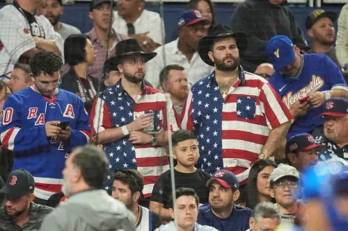 ▲背負著極高期待的美國隊，在比賽中常顯得過於嚴肅且氣氛低迷。（圖／美聯社／達志影像）