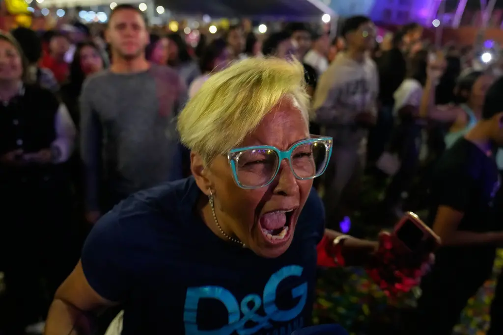 ▲委內瑞拉在WBC奪冠，首都加拉加斯球迷好興奮啊。（圖／美聯社／達志影像）