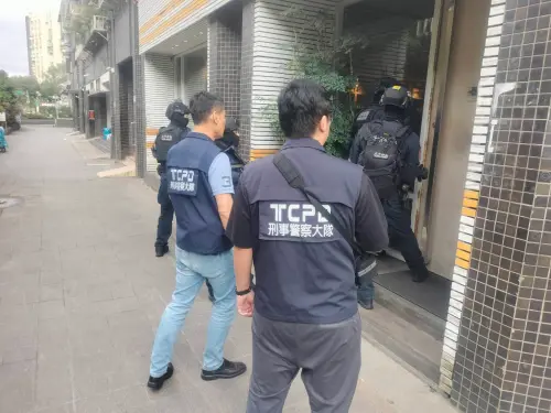 ▲專案小組昨（17日）於松山、中山及士林等地，展開掃蕩行動。（圖／北市刑大提供）