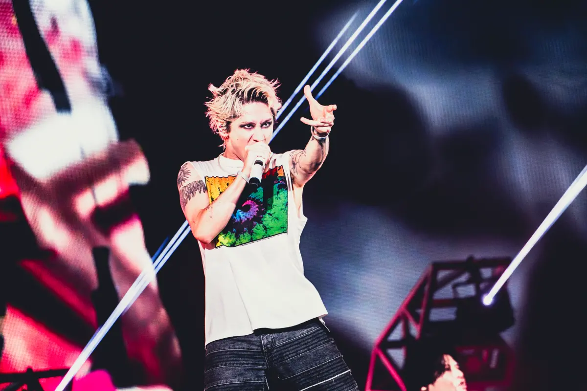 ▲ONE OK ROCK演唱會電影將於4月22日全台上映，並同步推出ULTRA 4DX、4DX、SCREENX三大特殊版本，帶領觀眾重返7萬名粉絲在日產體育場同歡的那一夜。（圖／秀泰娛樂提供）