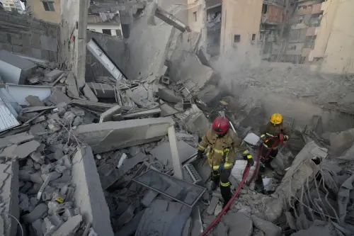 影／整棟樓遭空襲倒塌！以色列狂轟黎巴嫩首都　炸毀公寓樓層