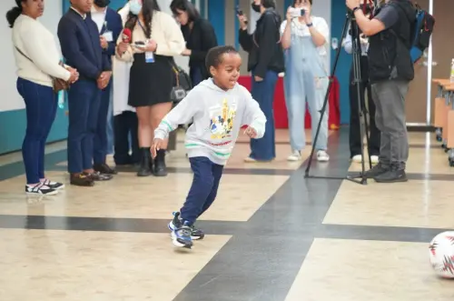 跨越萬里！非洲6歲童唇顎裂、多重異常　北醫手術盼邁向足球員夢