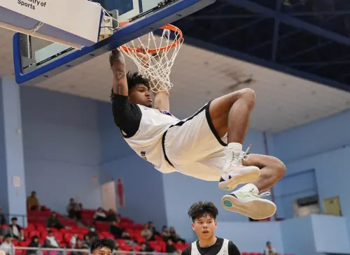 ▲黎明學院就靠著隊長謝侄豈轟下21分、7助攻，以及外籍生泰力爆砍30分、22籃板的超狂雙十數據，收下交手健行科大的隊史首勝。（圖／大專體總提供）