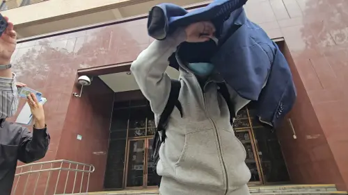 ▲邱姓富商出庭作證，申請警方護鈔當天薛楷莉知道要為他護送420萬到新聞台，也為他代填護鈔申請資料。（圖／記者劉松霖攝）