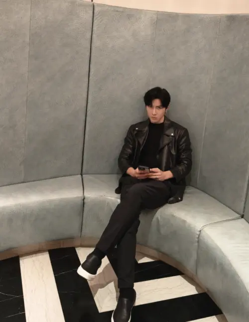 ▲唐禹哲在社群發文怒斥偷拍自己的家長「你在想什麼？」（圖／IG@dt_0902）