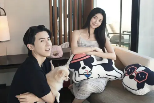 ▲唐禹哲（左）和蘇小軒（右）感情甜蜜，婚後事業重心都轉移至中國了。（圖／唐禹哲IG@dt_0902）