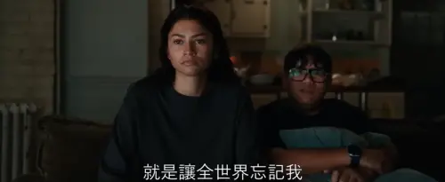 ▲▼彼得帕克（下圖）和愛人MJ（上圖左）、好友奈德（上圖右）變成陌生人。（圖／Sony Pictures 索尼影業YouTube）