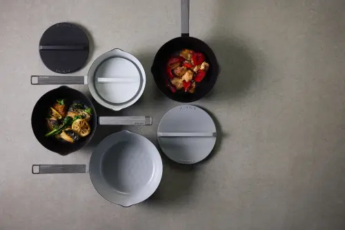 ▲VERMICULAR琺瑯鑄鐵雪平鍋有3色、3種尺寸，即日起上市。（圖／VERMICULAR提供）