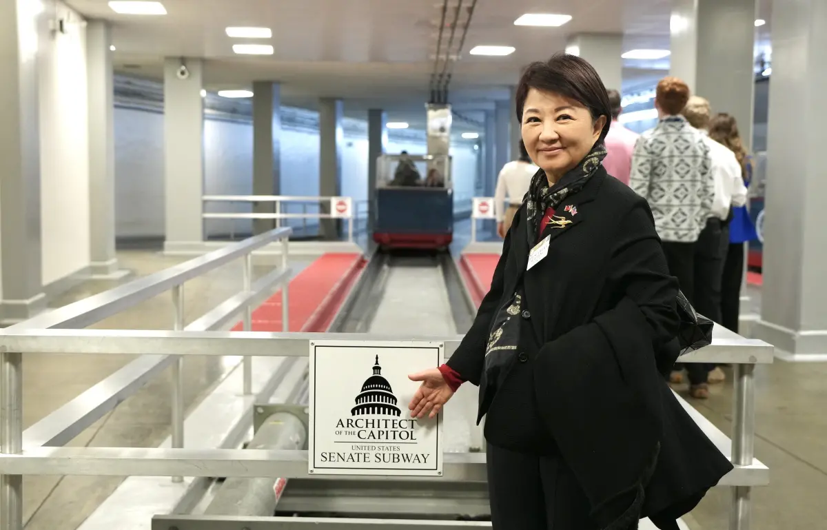 ▲盧秀燕搭乘美國國會地鐵往返參、眾兩院辦公大樓。（圖／台中市政府提供，2026.03.19）