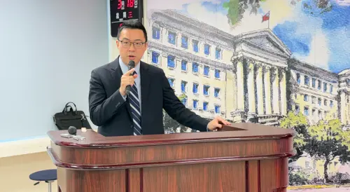 ▲陽明交通大學教授金孟華指出，美國設立「機密資訊安全官」協助法院處理安全程序，可供台灣借鏡。（圖／檢察官協會提供）