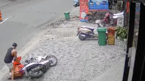 外送糾紛竟變暴力事件！越南男當街狂毆女騎士　畫面曝光引眾怒
