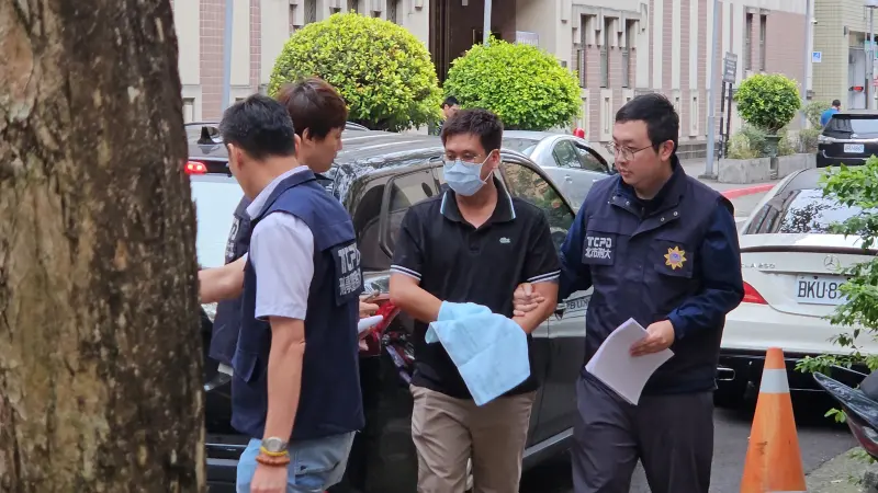    ▲檢警掌握，拖吊蟑螂集團由3家公司「騰至」、「東海」、「小崔」組成，其中「小崔拖吊」負責人就是崔博翔。（圖／記者劉松霖攝）  