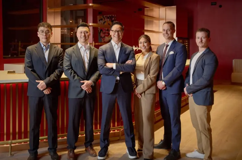    ▲瓦城董事長徐承義親自坐鎮洛杉磯開店，對於試營運以來每日客滿，也信心十足。（圖／瓦城集團提供）  