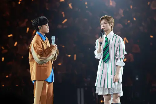 吳青峰連2晚登李宇春演唱會！含淚合唱新歌狂放閃：妳是我的真愛
