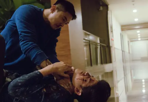 ▲《死亡之握：鬼牽手》情節刺激，電影配樂也讓人聽了頭皮發麻。（圖／網銀國際提供）