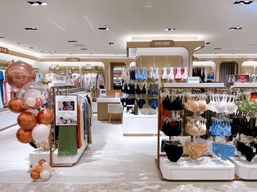 ▲民眾持2件女性上著內衣，於活動時間前往曼黛瑪璉指定門市，單筆消費不限金額即可兌換品牌透明肩帶一個。（圖／曼黛瑪璉臉書）