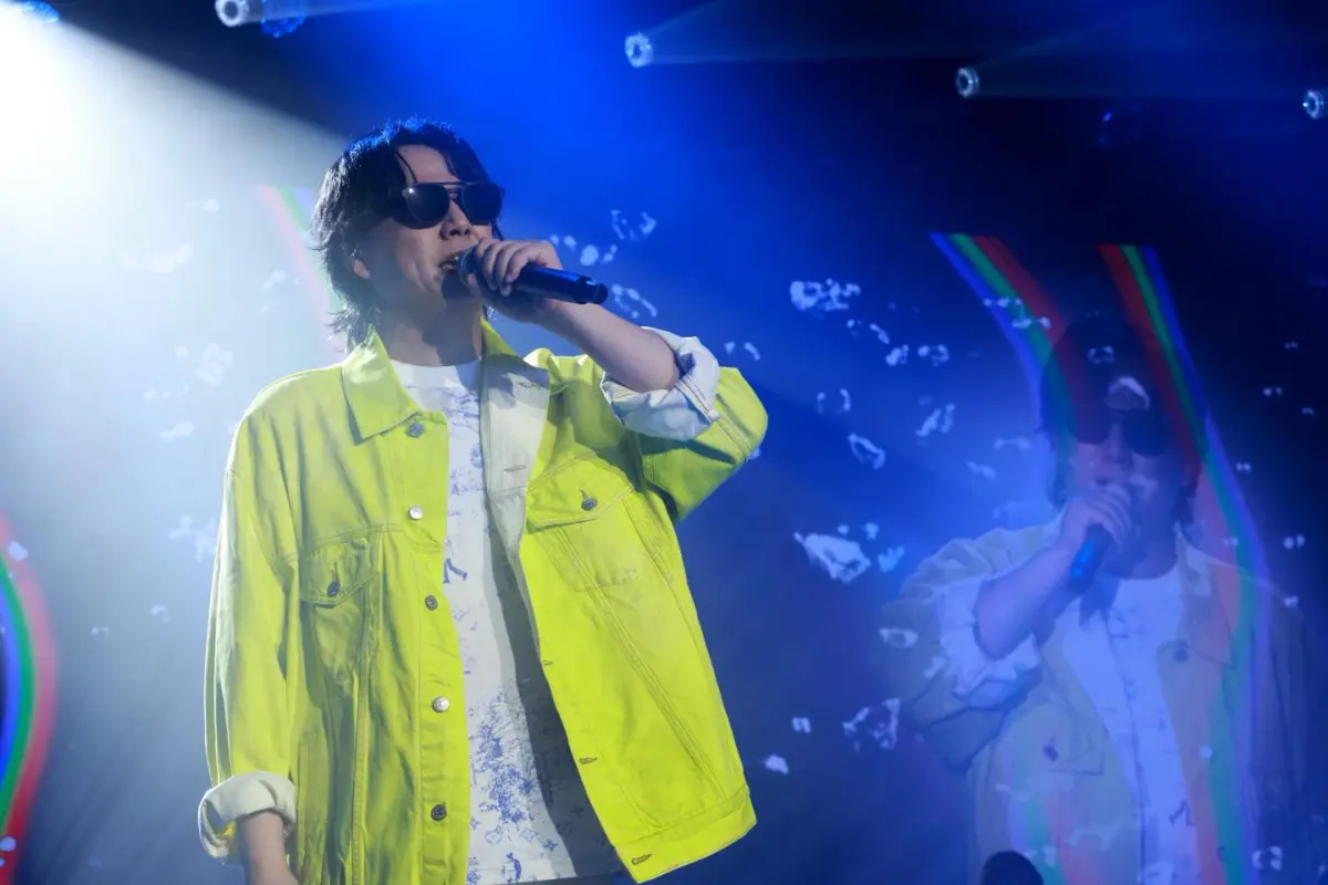 ▲蕭煌奇（如圖）18日再度開啟地獄哏，PO出吃鰻魚飯照片，自嘲吃魚顧眼睛，直接引來百萬粉絲觀看貼文，就連放火都狂問哪間餐廳，讓粉絲笑翻直呼是雙倍地獄哏。（圖／蕭煌奇FB）