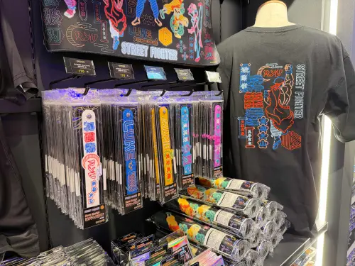 ▲CAPCOM 台北店獨家商品，加入了許多台北元素的圖案。（圖／記者周淑萍攝）