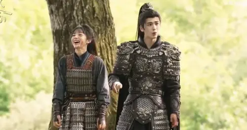 《逐玉》田曦薇浪漫過敏！張凌赫示愛吃鱉　跺腳抱怨：我追不上啊
