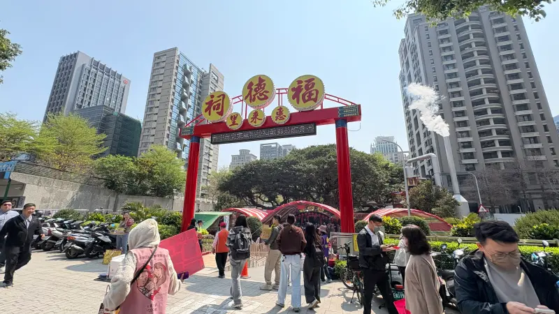    ▲惠來福德祠坐落台中7期精華地段，周邊被豪宅商辦包圍。（圖／記者顏幸如攝，2026.03.20）  