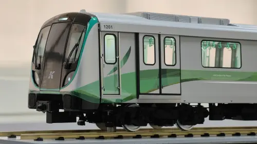 ▲捷運局表示透過流線型線條表現城市向前發展的動能，同時展現捷運就像一條城市綠色廊道。（圖／高市府捷運局提供）