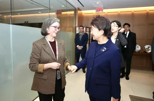 盧秀燕大談軍購為作個人秀？綠議員酸：連美國人都清楚她拚命在演