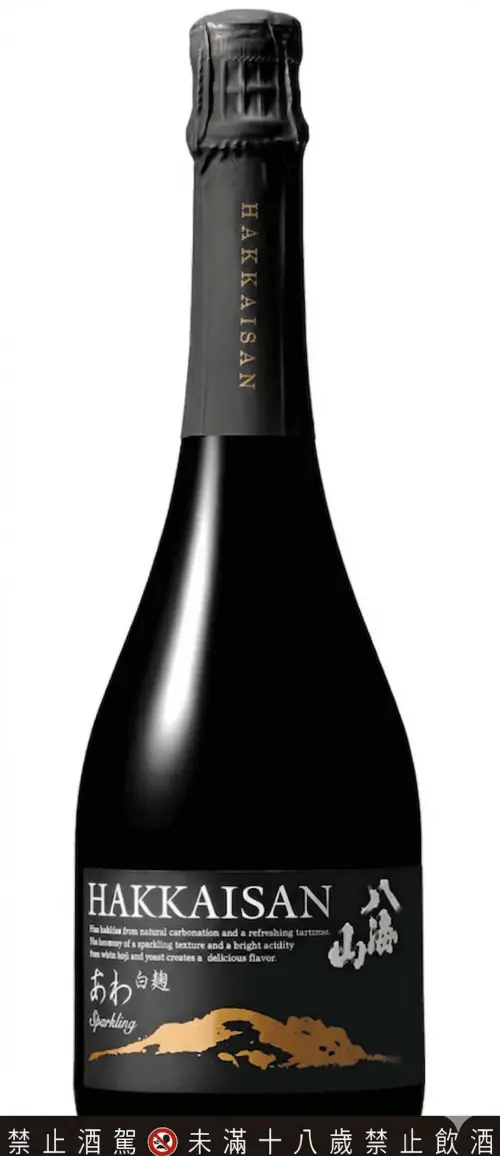 ▲八海山 瓶內二次發酵酒 白麴氣泡清酒 720ml(New)選用白麴釀造，帶出清爽酸感，細緻氣泡與優雅口感，重新詮釋高端氣泡清酒風味。原價 3,650元／瓶　特價 3,100元／瓶。（圖／city’super提供）