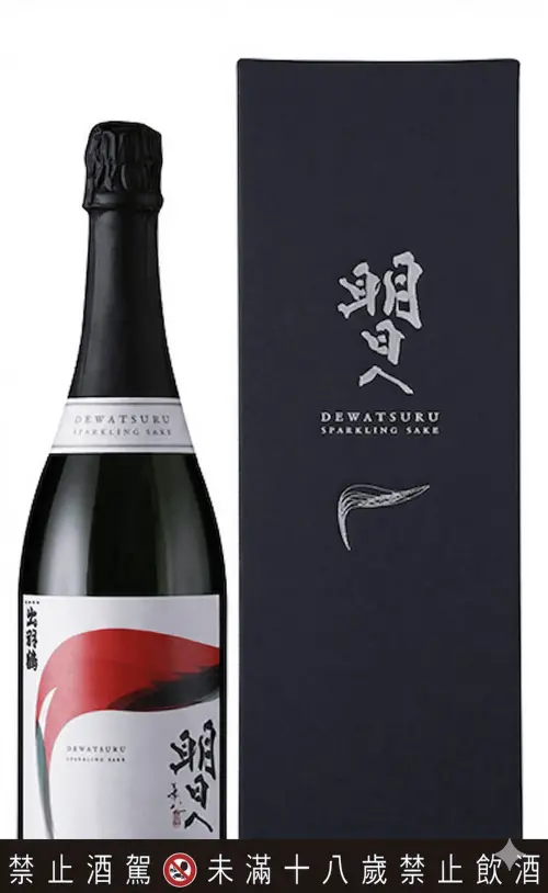 ▲出羽鶴 發泡清酒 明日 720ml(限定款)秋田富山軟水釀造出的香檳型氣泡酒，細緻氣泡口感，帶出清爽層次，佐餐與開胃皆完美。原價 2,850元／瓶　特價 2,450元／瓶。（圖／city’super提供）