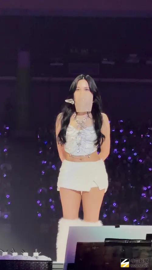 ▲Mina沒有透露戴面紗的真正原因，是否與智齒有關。（圖／讀者提供）