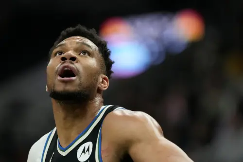 公鹿老闆下最後通牒！字母哥「不續約就交易」　不可能白白放他走