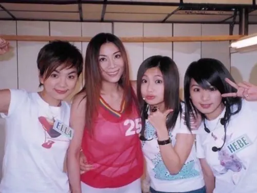 ▲昔日是SHE等天后的專屬舞蹈老師，張淳淳（左2）在演藝圈創下千萬版稅紀錄後，成功跨足房地產投資封后。（圖／翻攝自張淳淳臉書）