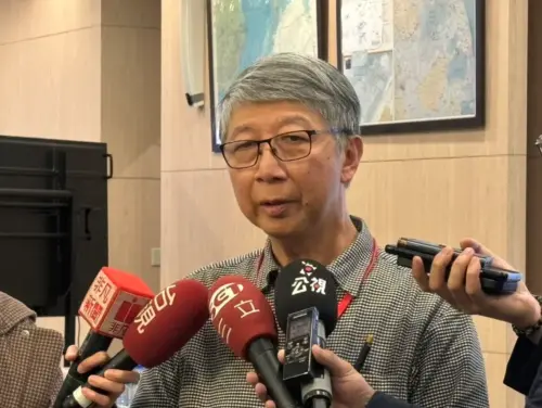 Konrad Young speaks to reporters about semiconductors and technology. (TCN)