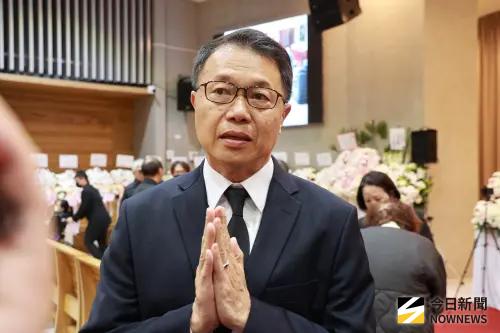 ▲主播吳中純的老公梅聖旻提到愛妻忍不住哽咽。（圖／記者邱曾其攝）