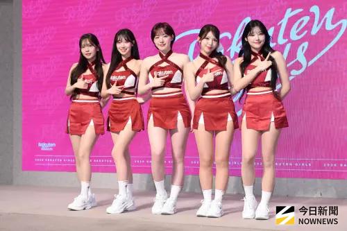 ▲樂天女孩「Rakuten Girls」韓國成員金佳垠（左起）、禹洙漢、河智媛、廉世彬、高佳彬。（圖／記者林柏年攝影）