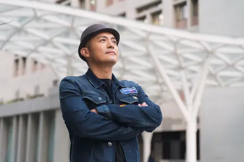 范逸臣首闖大體室怕看到不該看的！鬆口捐贈意願　脫衣秀肌惹尖叫