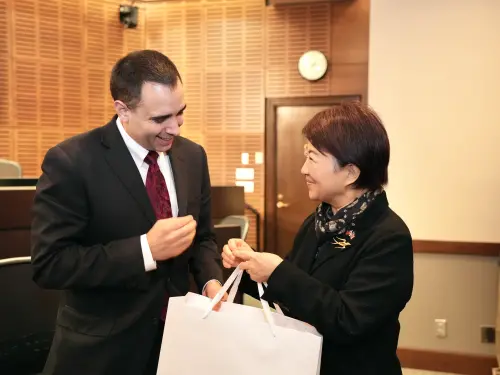 訪美最後一天忙城市外交！盧秀燕與2新上任市長分享「台中經驗」
