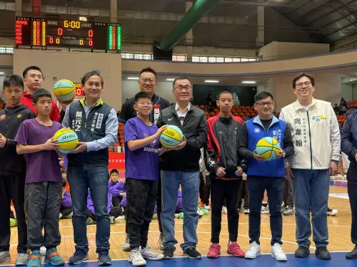 侯規李不隨？　李四川：免費營養午餐評估可行就推動