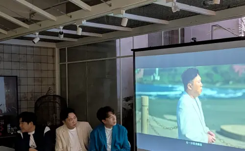 ▲趙正平（左排中）出3首台語新歌，3首都拍了MV。（圖／趙正平提供）