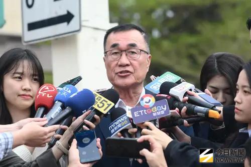 李四川不認幕僚「假面」！鄧凱勛反問蘇巧慧：認同郭國文慣老闆？