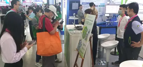 ▲台電公司高雄區營業處參與高雄智慧城市展，設攤推廣台電App，以及展現節能診斷服務成果，鼓勵民眾透過APP掌握自家用電習慣，進一步管理自家用電，落實節能行動。(圖／台電公司高雄區營業處提供)