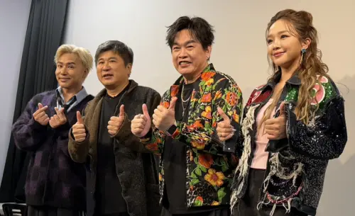 ▲由胡瓜（左二）發起的《鑽石舞台之夜》演唱會，今日晚間正式在台北流行音樂中心登場。右2為康康。（圖／記者李欣恬攝影）