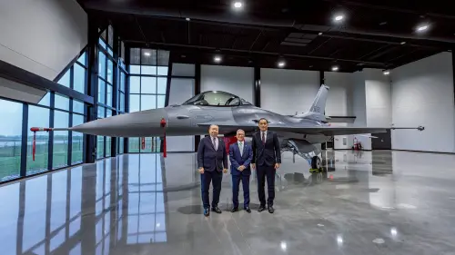首架F-16 BLK70曝光！軍方親自赴美驗收　今年啟動飛交返台
