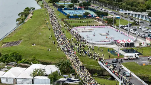 ▲國泰金控於台北美堤河濱公園盛大舉行第2屆「2026國泰金控健康走」，今年活動規模翻倍成長，吸引逾萬名民眾響應，也成為台灣金融業規模最大的健走活動。（圖／國泰金控提供）