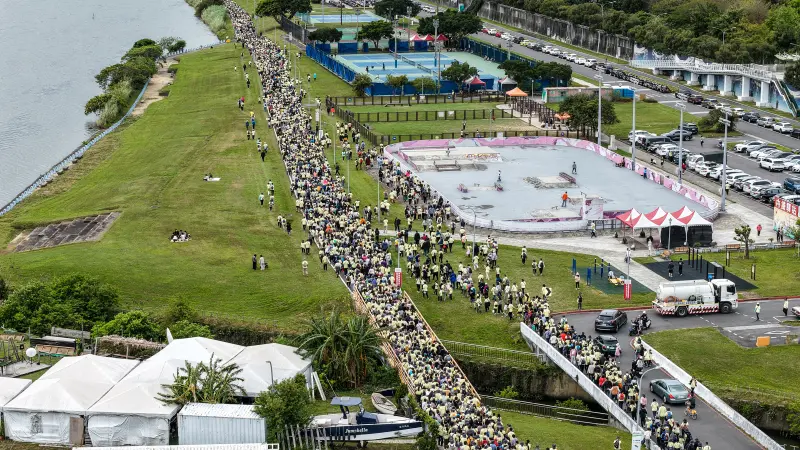    ▲國泰金控於台北美堤河濱公園盛大舉行第2屆「2026國泰金控健康走」，今年活動規模翻倍成長，吸引逾萬名民眾響應，也成為台灣金融業規模最大的健走活動。（圖／國泰金控提供）  
